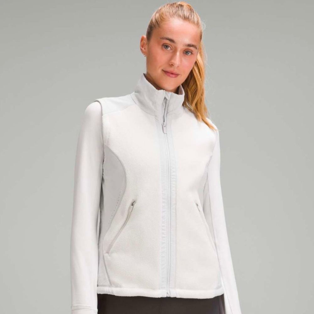 Lululemon Fleece-Lined Running Vest in Bone / Vapor, Size 4